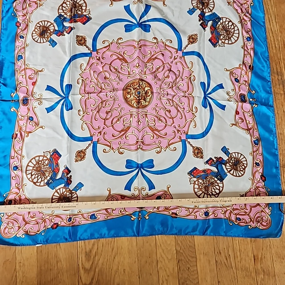 NWOT Large carriage square scarf
